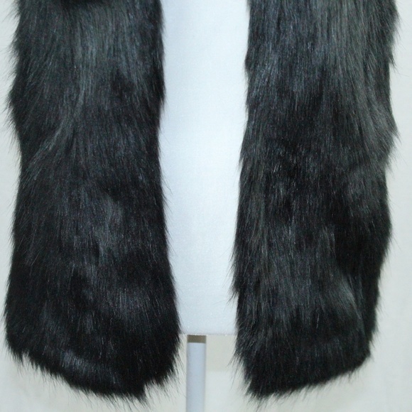 NWT | Shelly Collection | Black Faux Fur Vest | Sz S - Picture 3 of 16